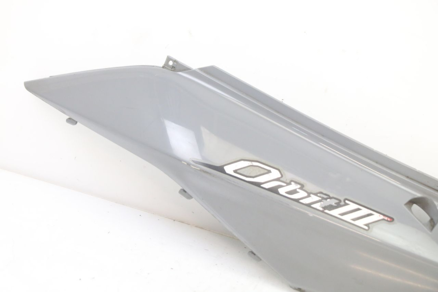 photo de FLANC ARRIERE GAUCHE SYM ORBIT III 3 4T 50 (2021 - 2025) - Détail de la pièce