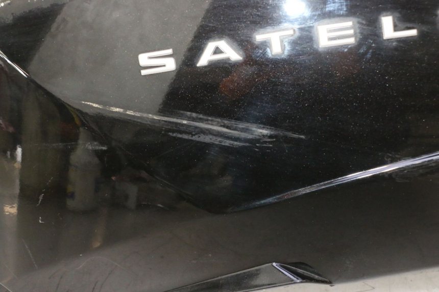 photo de FLANC ARRIERE GAUCHE PEUGEOT SATELIS 125 (2006 - 2009) - Points de fixation