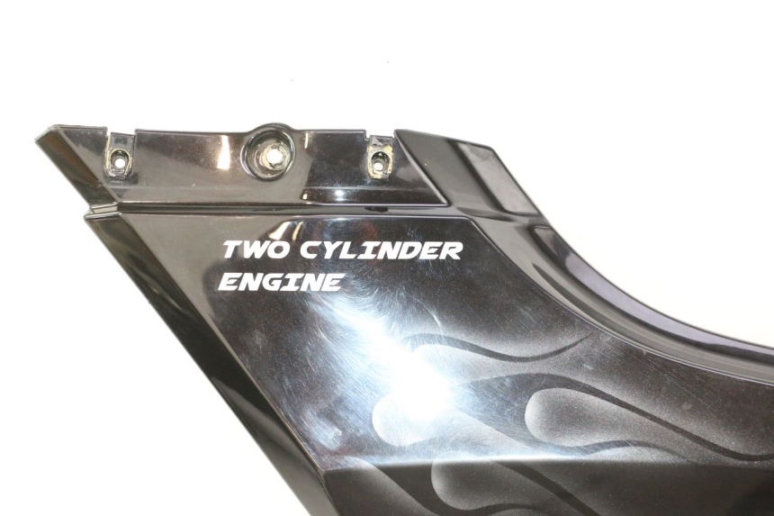 photo de FLANC ARRIERE GAUCHE CAN-AM SPYDER RS 1000 (2008 - 2012) - Gros plan technique