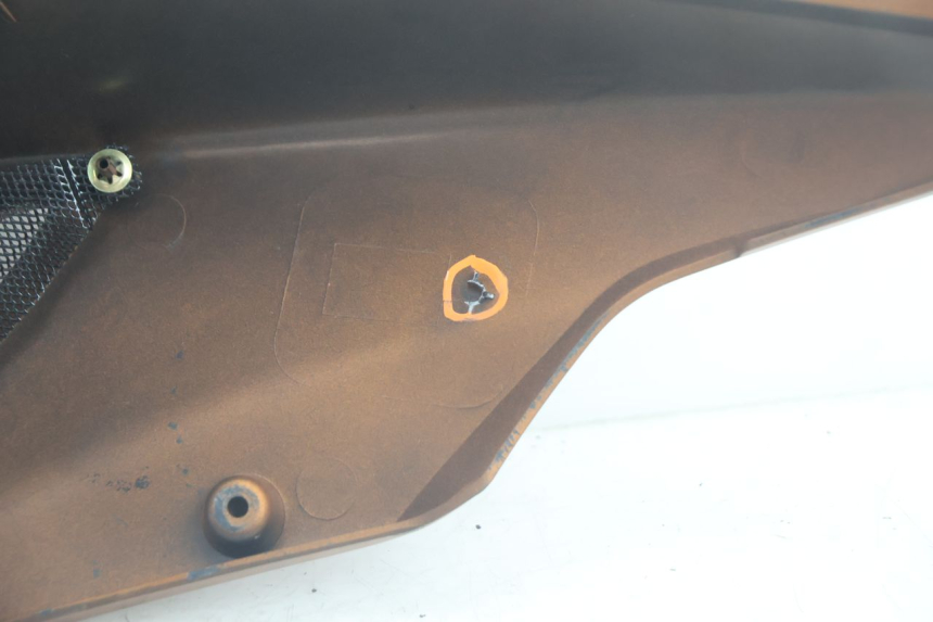 photo de FLANC ARRIERE GAUCHE APRILIA SR 2T 50 (2012 - 2017) - Détails caractéristiques