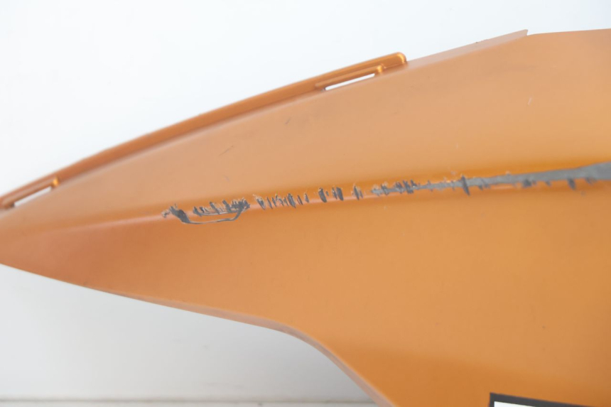 photo de FLANC ARRIERE GAUCHE APRILIA SR 2T 50 (2012 - 2017) - Zoom état d’usage