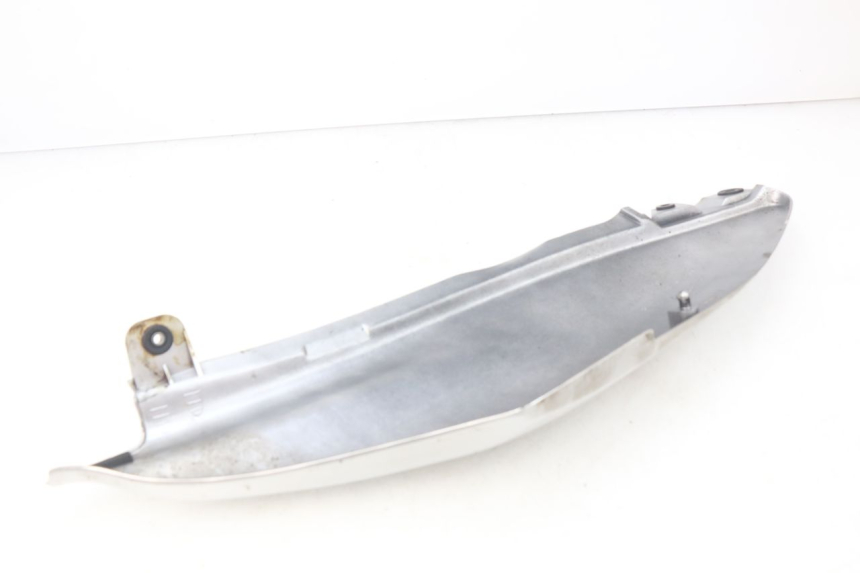 photo de FLANC ARRIERE GAUCHE SUZUKI XF FREEWIND 650 (1997 - 2003) - Zoom état d’usage