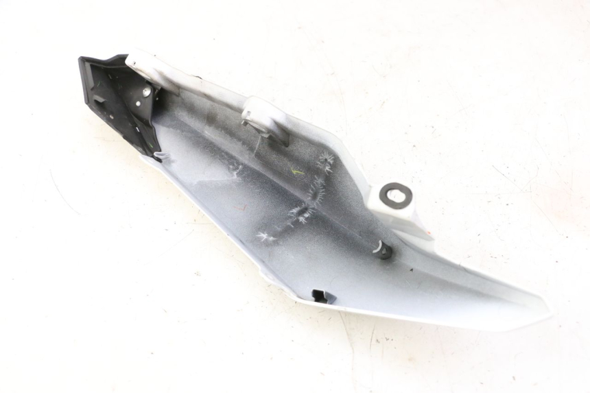 photo de FLANC ARRIERE GAUCHE YAMAHA XJ6 ABS 600 (2008 - 2016)