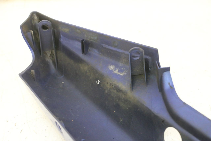 photo de FLANC ARRIERE GAUCHE YAMAHA FZS FAZER 600 (2001 - 2003)
