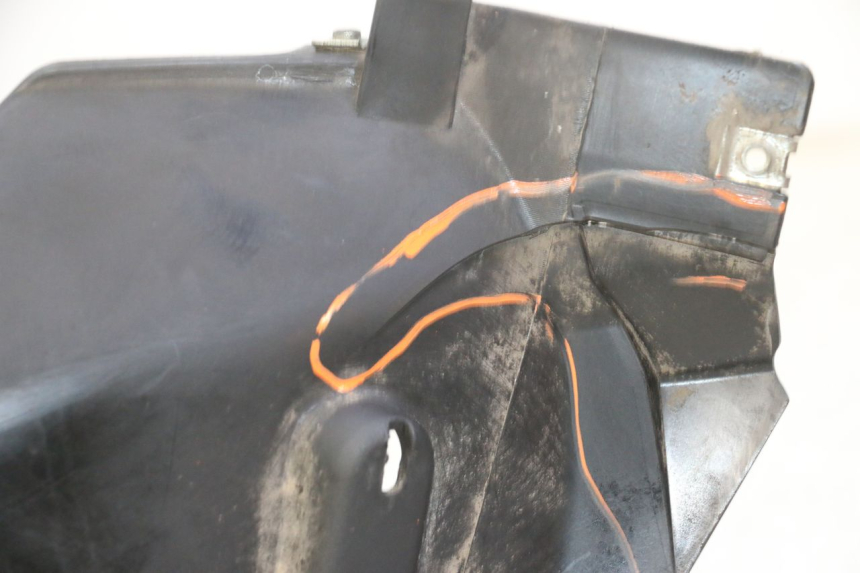 photo de FLANC LATERAL AVANT DROIT QUADRO 4 4D 350 (2015 - 2018)