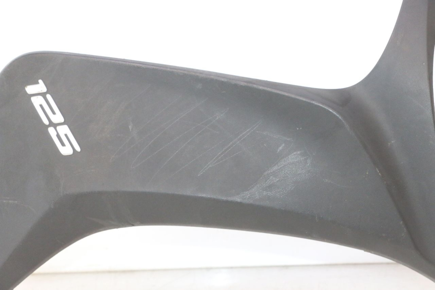 photo de FLANC LATERAL AVANT DROIT KYMCO AGILITY CITY 16P 125 (2015 - 2024) - Zoom état d’usage