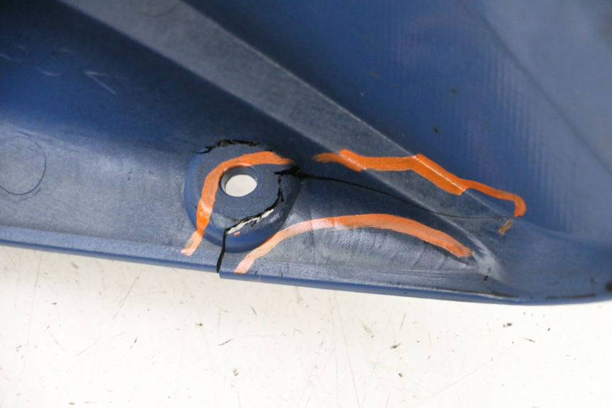 photo de FLANC LATERAL AVANT DROIT YAMAHA FJR ABS 1300 (2006 - 2012) - Gros plan technique