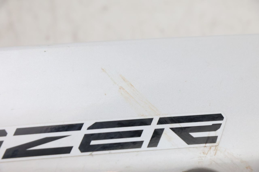 photo de FLANC LATERAL AVANT DROIT YAMAHA FZ8 800 (2010 - 2016) - Vue d’ensemble