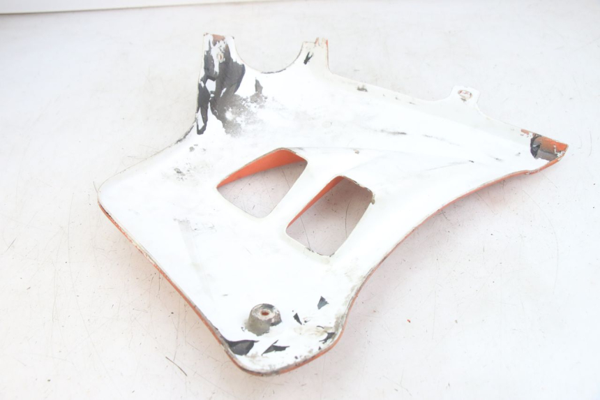 photo de FLANC LATERAL AVANT DROIT GILERA RK 50 (1996 - 1999)
