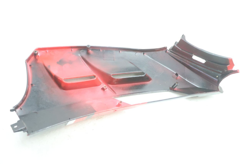photo de FLANC LATERAL AVANT DROIT VASTRO GP 2T 50 (2013 - 2017) - Gros plan technique