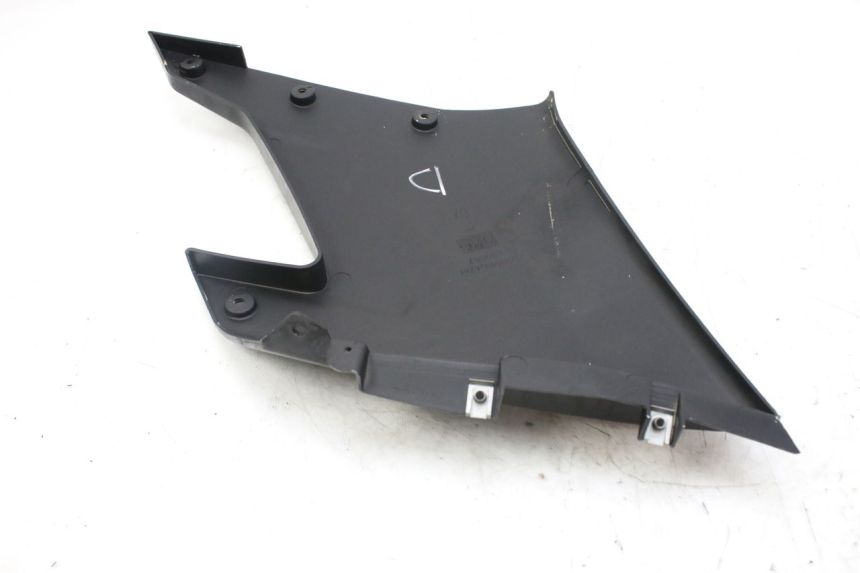 photo de FLANC LATERAL AVANT DROIT DERBI GPR 50 (2004 - 2009)