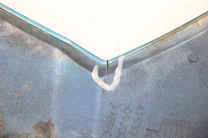 photo de FLANC LATERAL AVANT DROIT SUZUKI GSR 750 (2011 - 2017) - Focus structure