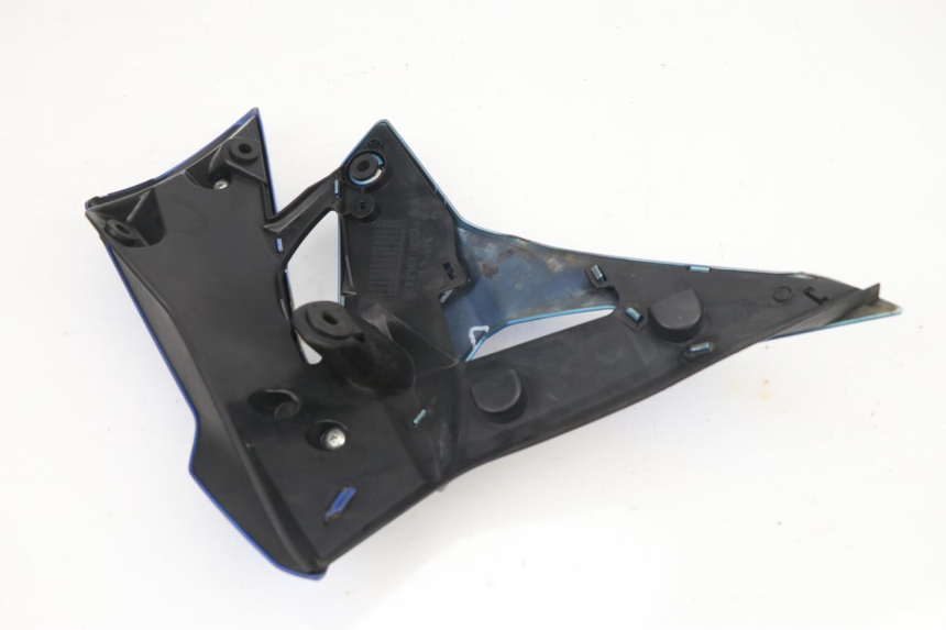 photo de FLANC LATERAL AVANT DROIT SUZUKI GSR 750 (2011 - 2017) - Zoom état d’usage