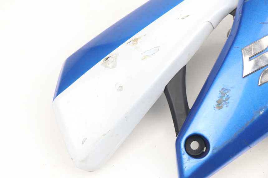 photo de FLANC LATERAL AVANT DROIT SUZUKI GSR 750 (2011 - 2017) - Vue d’ensemble