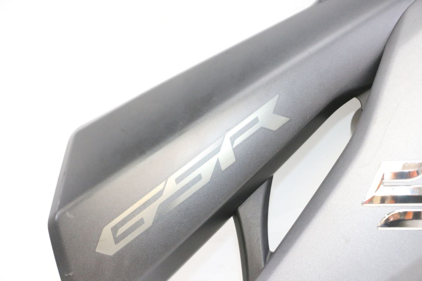 photo de FLANC LATERAL AVANT DROIT SUZUKI GSR 750 (2011 - 2017)