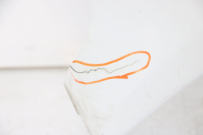 photo de FLANC LATERAL AVANT DROIT SUZUKI GSX F GSXF 650 (2007 - 2015) - Aperçu profil