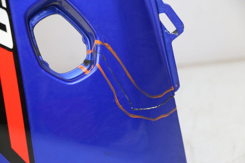 photo de FLANC LATERAL AVANT DROIT SUZUKI GSX F GSXF 650 (2007 - 2015) - Détail de la pièce
