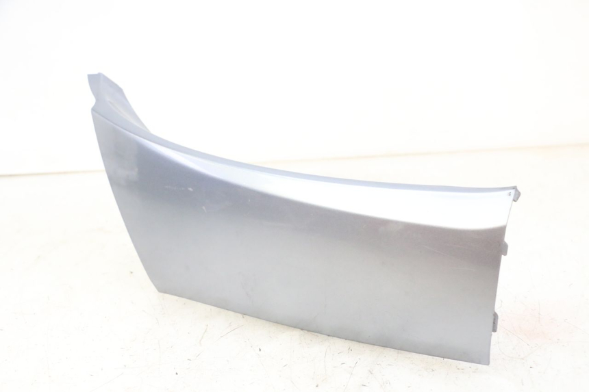 photo de FLANC LATERAL AVANT DROIT SYM JOYMAX 125 (2010 - 2017)