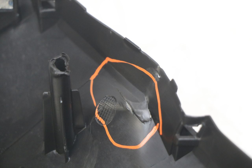 photo de FLANC LATERAL AVANT DROIT KYMCO AGILITY 16+ 4T 50 (2018 - 2023)