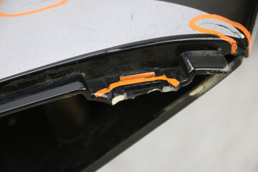 photo de FLANC LATERAL AVANT DROIT HONDA NSR R 125 (1994 - 2003) - Photo complémentaire