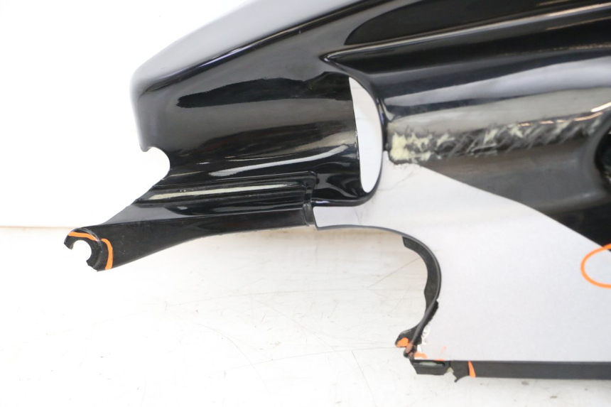 photo de FLANC LATERAL AVANT DROIT HONDA NSR R 125 (1994 - 2003) - Points de fixation