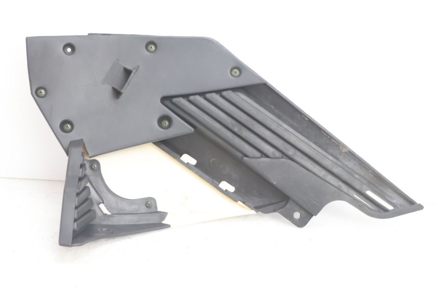 photo de FLANC LATERAL AVANT DROIT YAMASAKI ROADSTER 50 (2013 - 2018) - Vue d’ensemble