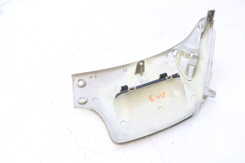 photo de FLANC LATERAL AVANT DROIT PEUGEOT SPEEDFIGHT LC 50 (1996 - 2002) - Autre angle de vue