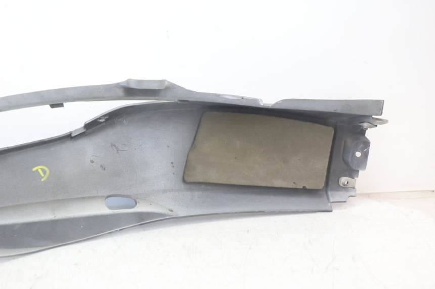 photo de FLANC LATERAL AVANT DROIT CAN-AM SPYDER RS 1000 (2008 - 2012) - Points de fixation