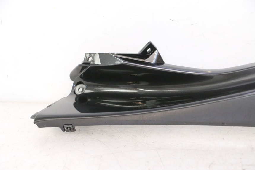 photo de FLANC LATERAL AVANT DROIT SUPERIEUR YAMAHA YZF R6 600 (2008 - 2009) - Autre angle de vue