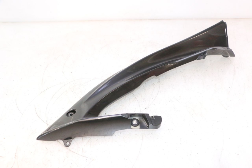 photo de FLANC LATERAL AVANT DROIT SUPERIEUR YAMAHA YZF R6 600 (2008 - 2009) - Points de fixation