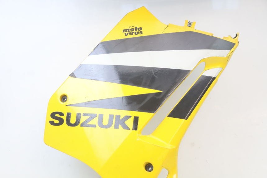 photo de FLANC LATERAL AVANT DROIT SUZUKI GS F 500 (2004 - 2007)