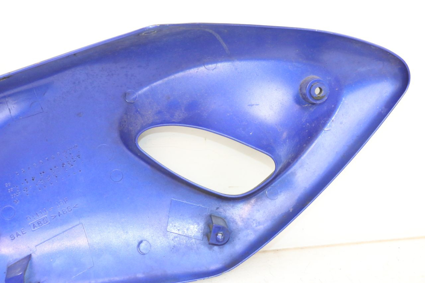 photo de FLANC LATERAL AVANT DROIT SUZUKI SV S 650 (1999 - 2002)