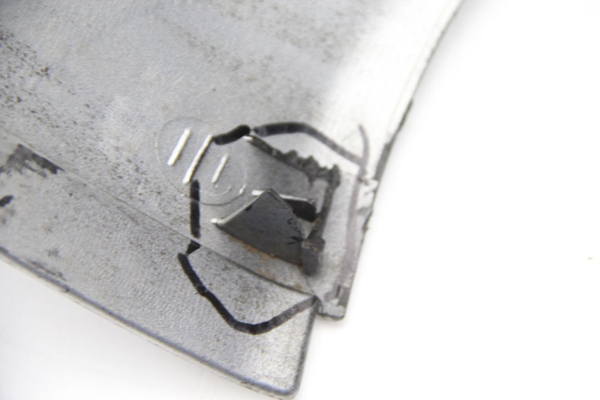 photo de FLANC LATERAL AVANT DROIT SUZUKI UC EPICURO 125 (1999 - 2003)