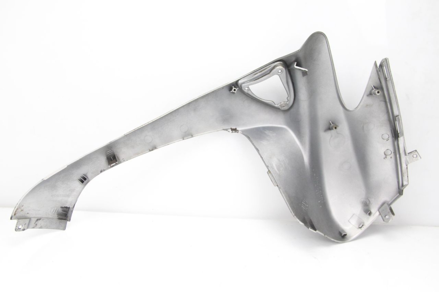 photo de FLANC LATERAL AVANT DROIT SUZUKI UC EPICURO 125 (1999 - 2003)
