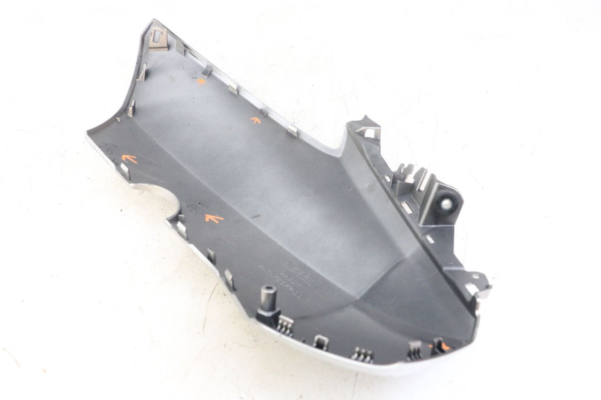 photo de FLANC LATERAL AVANT DROIT YAMAHA XMAX X-MAX ABS 125 (2017 - 2020)