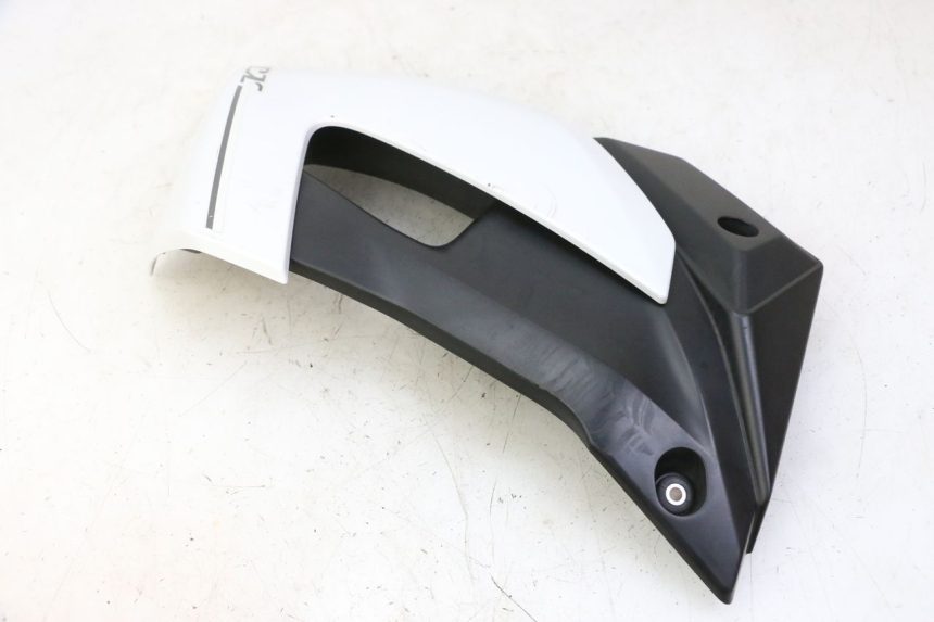 photo de FLANC LATERAL AVANT DROIT YAMAHA XJ6 ABS 600 (2008 - 2016)