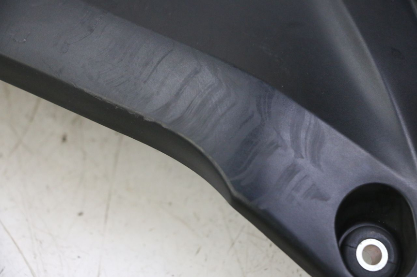 photo de FLANC LATERAL AVANT DROIT YAMAHA XJ6 ABS 600 (2008 - 2016)