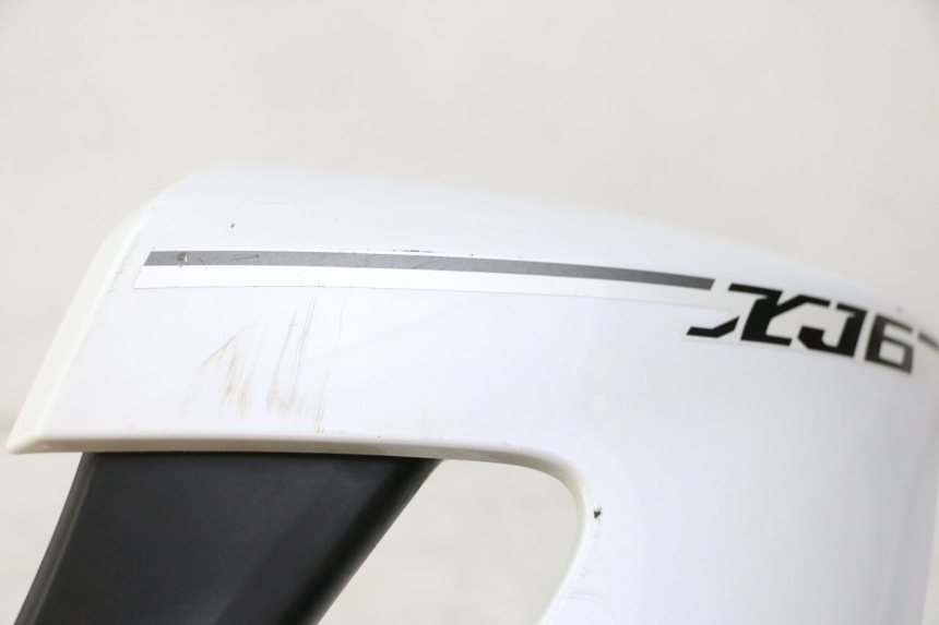 photo de FLANC LATERAL AVANT DROIT YAMAHA XJ6 ABS 600 (2008 - 2016)
