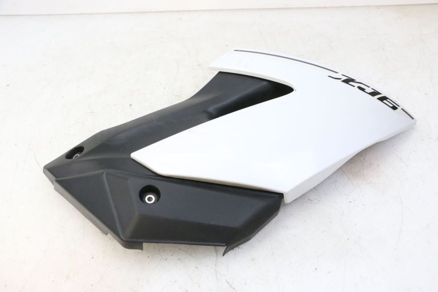 photo de FLANC LATERAL AVANT DROIT YAMAHA XJ6 ABS 600 (2008 - 2016)