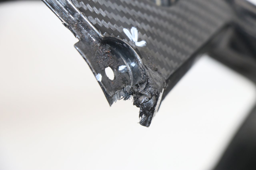 photo de FLANC LATERAL AVANT DROIT YAMAHA YZF R1M R1 M 1000 (2015 - 2020)