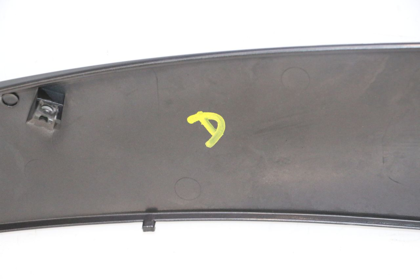 photo de FLANC LATERAL AVANT DROIT YAMAHA YZF R6 600 (2008 - 2009) - Points de fixation