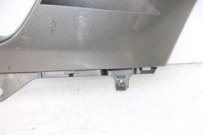 photo de FLANC LATERAL AVANT DROIT KAWASAKI ZZR 600 (1995 - 2004) - Gros plan technique