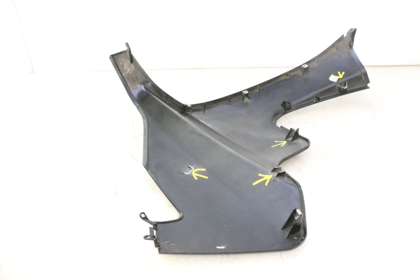 photo de FLANC LATERAL AVANT GAUCHE APRILIA ATLANTIC S 125 (2010 - 2013) - Inspection visuelle