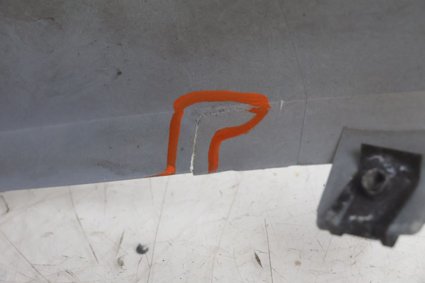 photo de FLANC LATERAL AVANT GAUCHE BMW C1 125 (2000 - 2003) - Détails caractéristiques