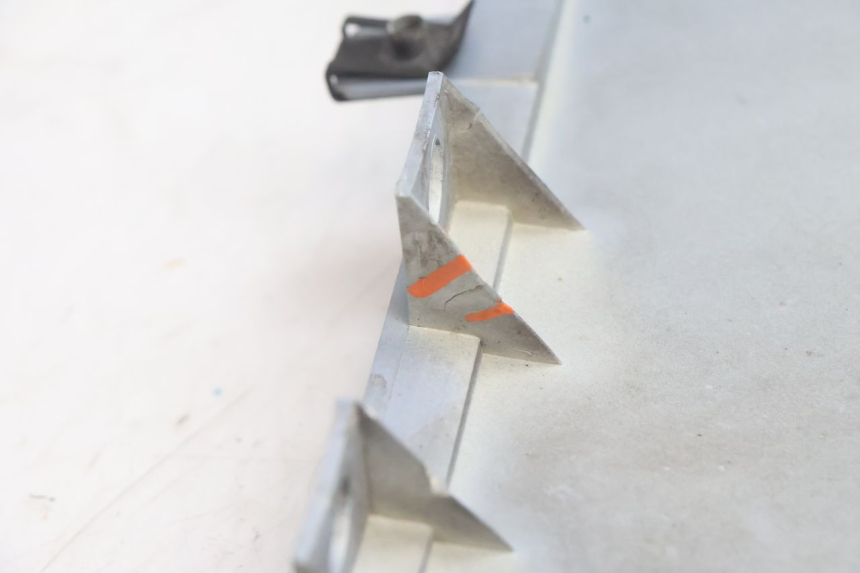 photo de FLANC LATERAL AVANT GAUCHE BMW C1 125 (2000 - 2003) - Marquages et références