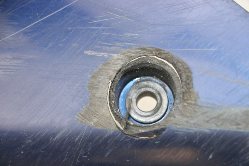 photo de FLANC LATERAL AVANT GAUCHE SUZUKI DL V STROM 1000 (2002 - 2007) - Marquages et références