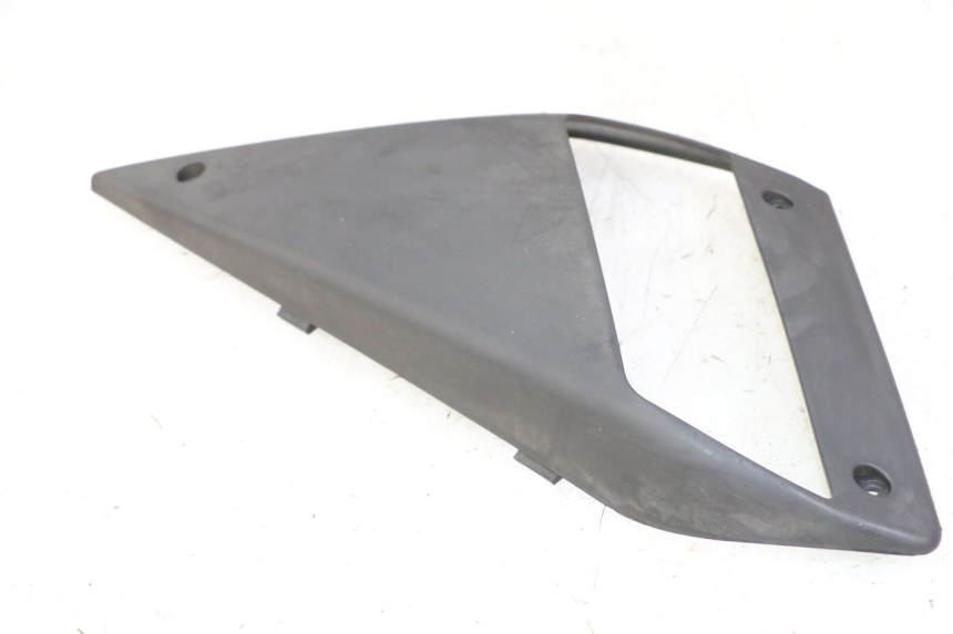 photo de FLANC LATERAL AVANT GAUCHE GILERA NEXUS 300 (2008 - 2013)