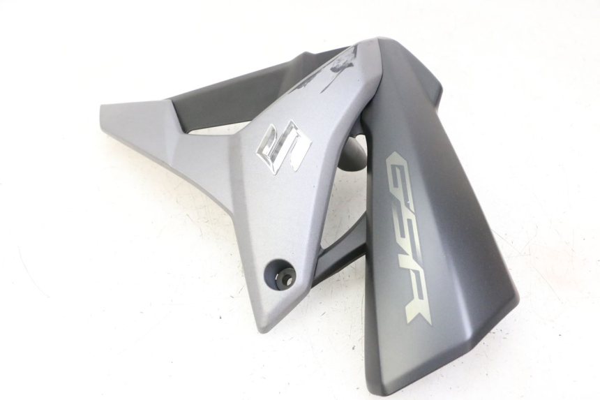 photo de FLANC LATERAL AVANT GAUCHE SUZUKI GSR 750 (2011 - 2017)