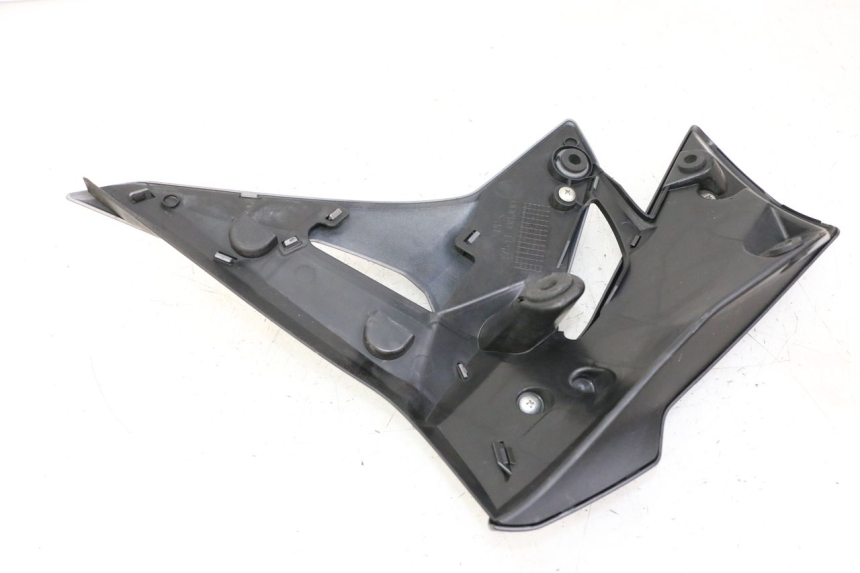 photo de FLANC LATERAL AVANT GAUCHE SUZUKI GSR 750 (2011 - 2017)