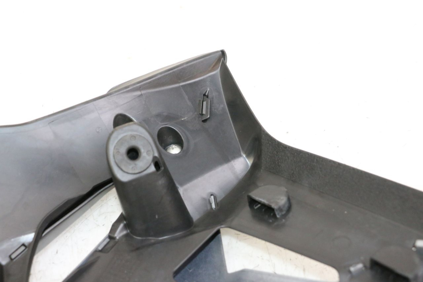 photo de FLANC LATERAL AVANT GAUCHE SUZUKI GSR 750 (2011 - 2017)